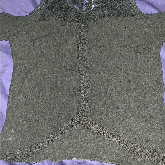 Hunter green tank top, cold shoulder and sleeves - Picture 4 of 4